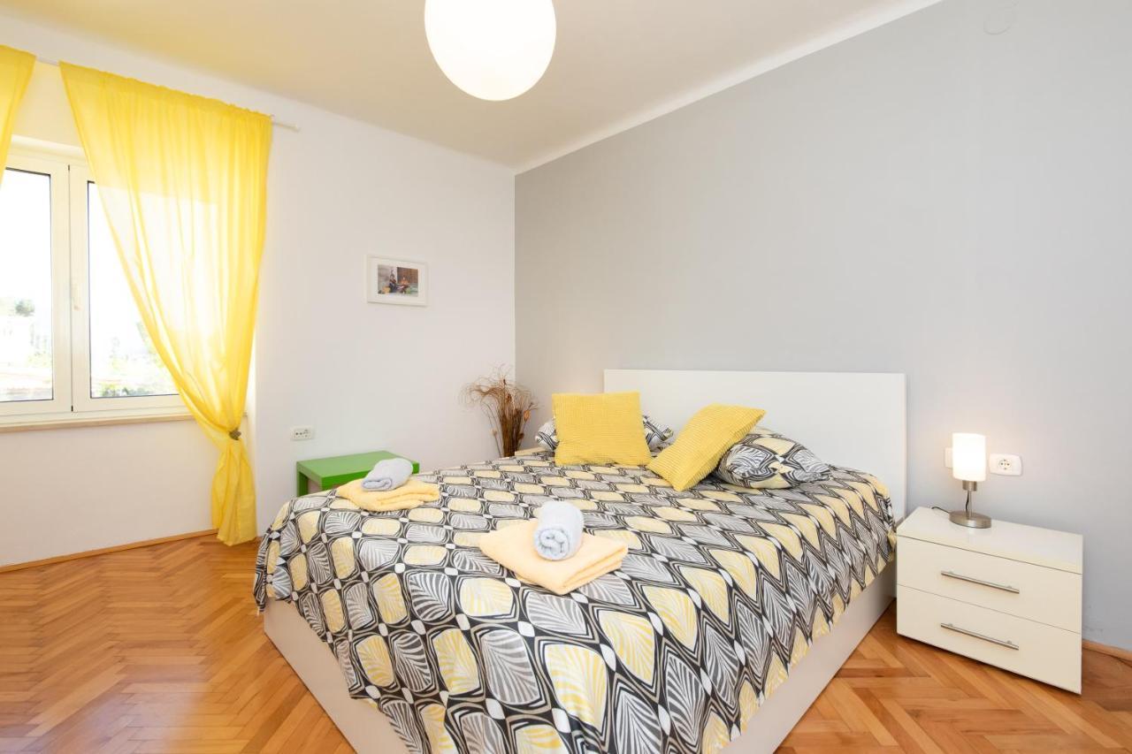 Apartment Portapisana Just 50M From The Beach Krk Town Esterno foto