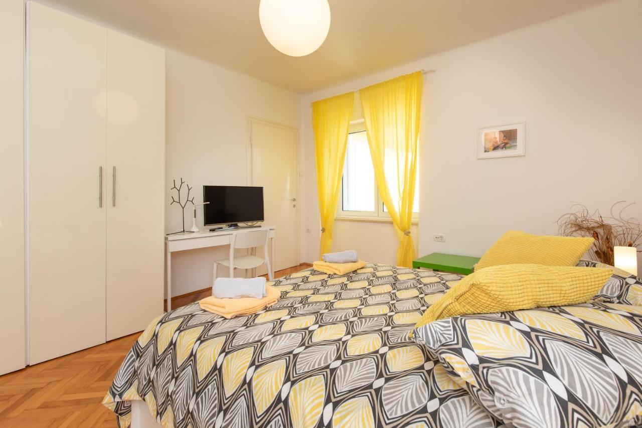 Apartment Portapisana Just 50M From The Beach Krk Town Esterno foto