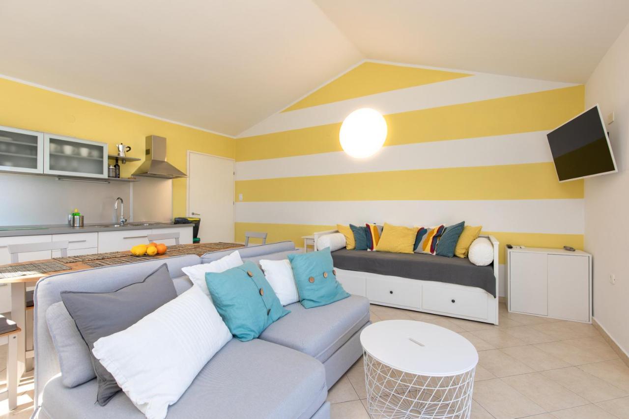 Apartment Portapisana Just 50M From The Beach Krk Town Esterno foto