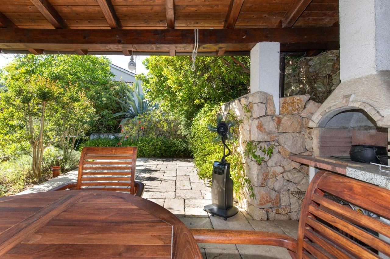 Apartment Portapisana Just 50M From The Beach Krk Town Esterno foto