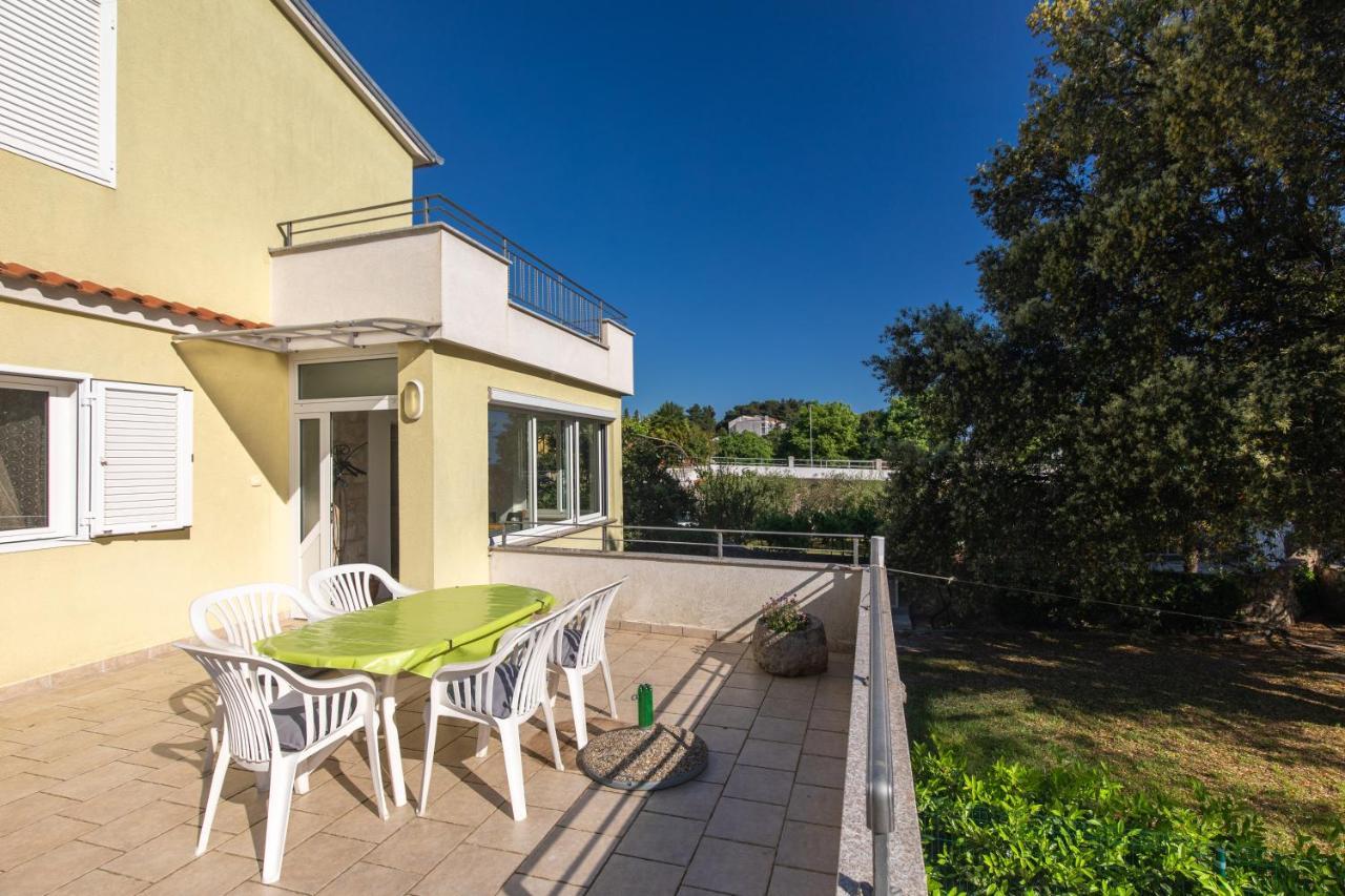 Apartment Portapisana Just 50M From The Beach Krk Town Esterno foto