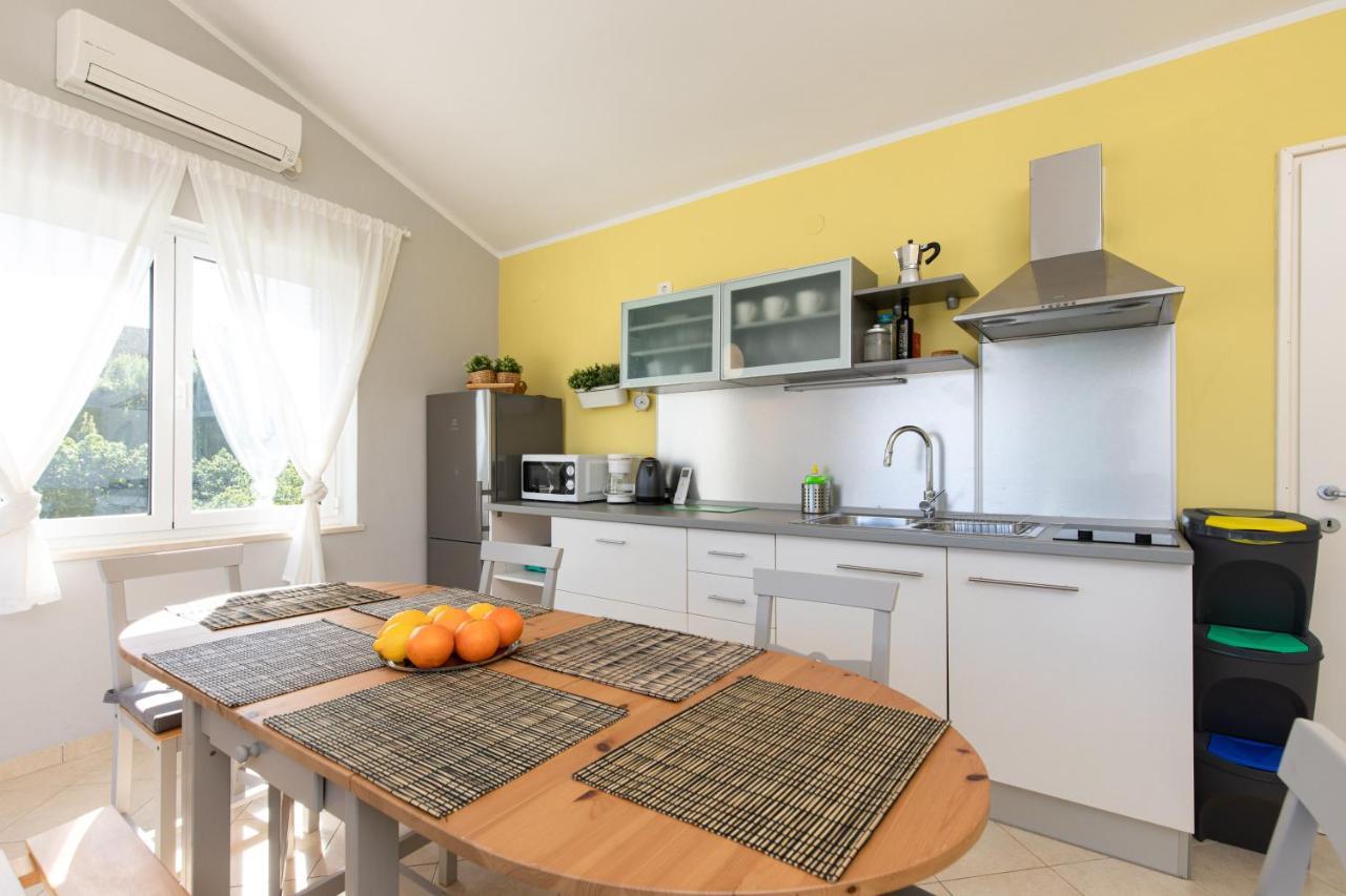 Apartment Portapisana Just 50M From The Beach Krk Town Esterno foto