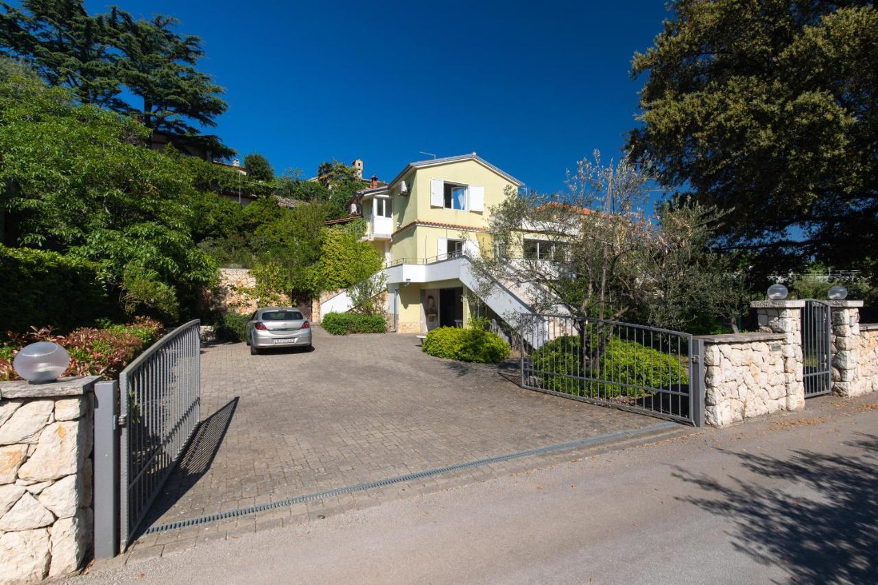 Apartment Portapisana Just 50M From The Beach Krk Town Esterno foto