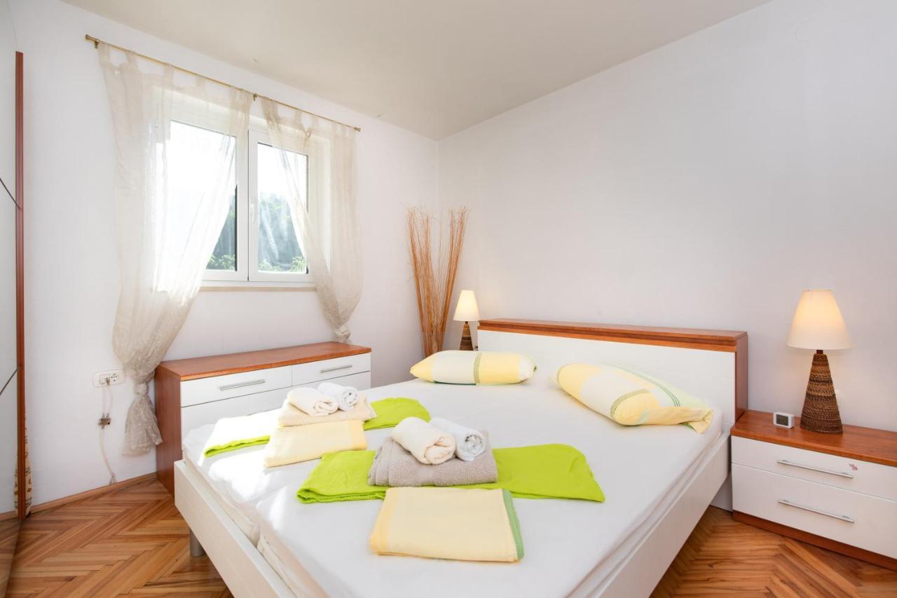 Apartment Portapisana Just 50M From The Beach Krk Town Esterno foto
