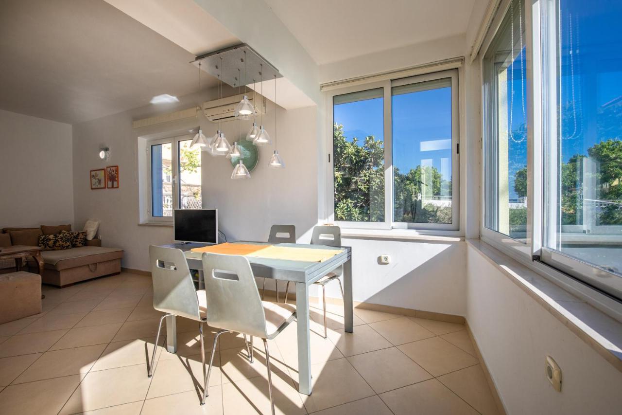 Apartment Portapisana Just 50M From The Beach Krk Town Esterno foto